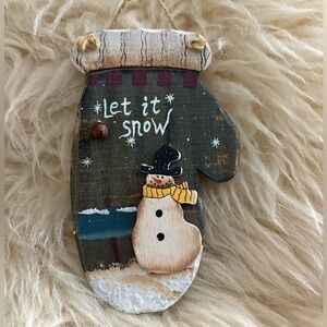 🎄Festive Snowman Mitt Wooden Hand Painted Christmas Ornament